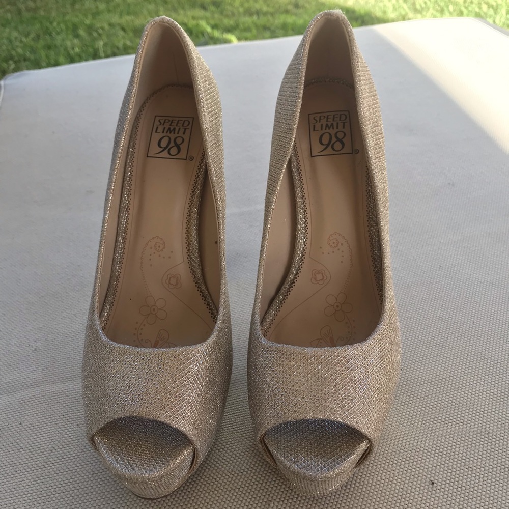 Gold Sparkle Wedges
